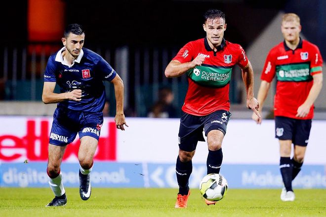 他在巡游中 他在巡游中